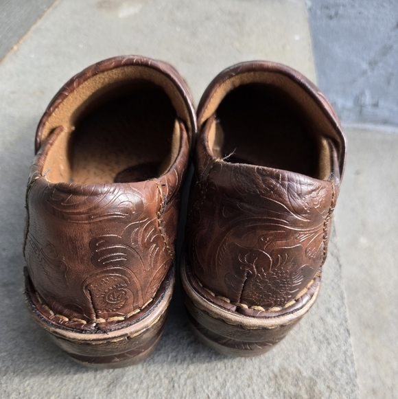Boc Embossed Brown Leather Slip-Ons -Size 7.5 - Picture 5 of 9